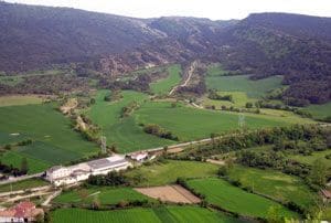 El Valle de Losa se abre bajo los pies de la ermita. BC